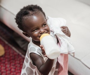 Reismilch für's Baby: Ist die Pflanzenmilch für Kinder geeignet?