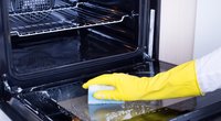 Backofen reinigen: So klappt es mit einfachen Hausmitteln