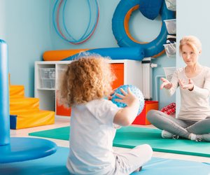 Ergotherapie bei Kindern: Braucht mein Kind spezielle Förderung?
