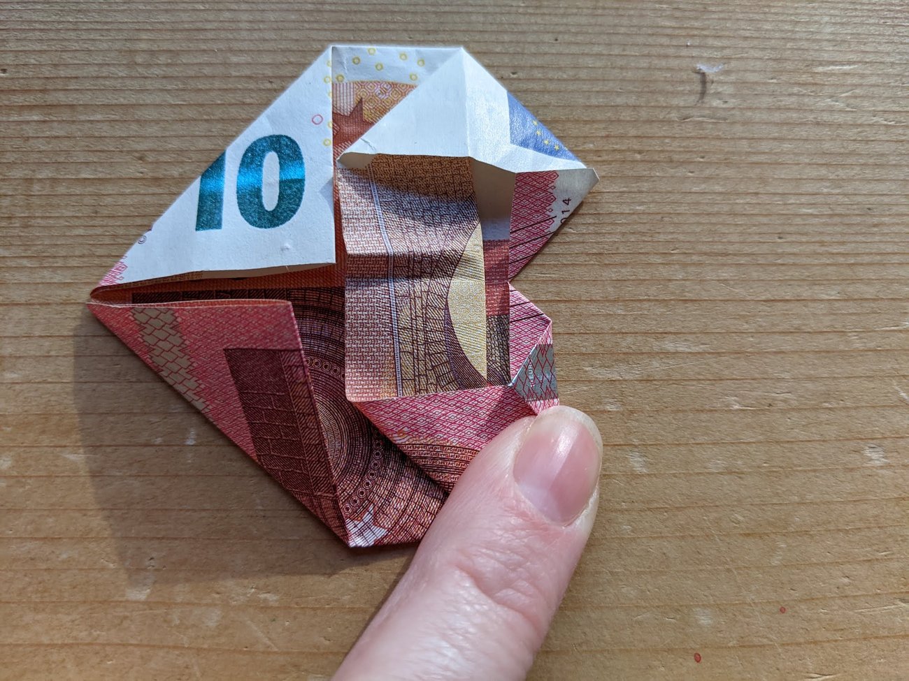 Fisch, Herz oder Schmetterling: So könnt ihr Geldscheine falten