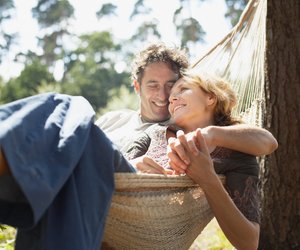 Hölzerne Hochzeit: Diese 15 Geschenke stecken voller Liebe
