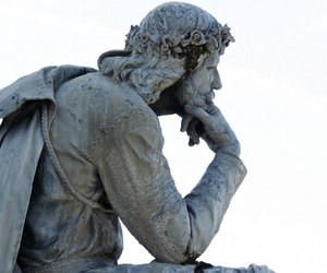 Mittelalterlicher Promi: Die Werke dieses Dichters überdauerten die Zeit der Ritter und Burgen