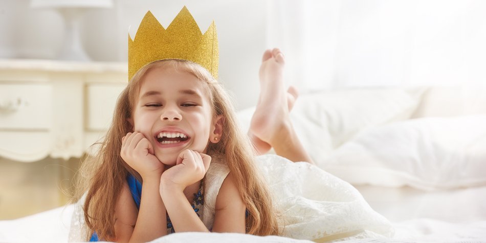 Krone basteln: Zur edlen Prinzessin in nur fünf Minuten