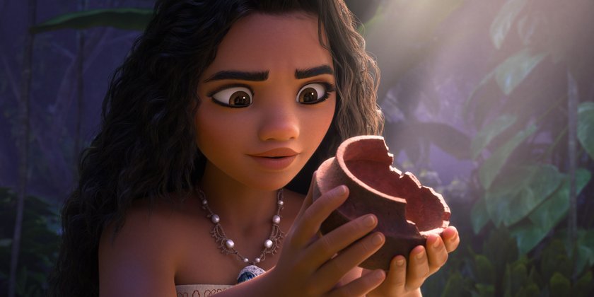 Vaiana 2: Vaiana findet auf einer menschenleeren Insel ein Tonartefakt, das ihre Vermutung nährt, dass es da draußen noch weitere Menschen gibt und ihr Volk nicht das einzige in Ozeanien ist.