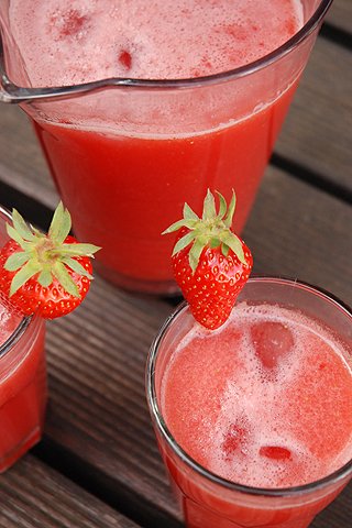 Frucht-Smoothie: Erdbeere-Wassermelone