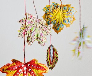 Kreativer Herbst: Kunstwerke aus bunten Blättern basteln