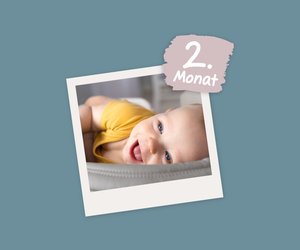 Dein Baby im 2. Monat: Zeit fürs erste Lächeln, Glucksen und Greifversuche