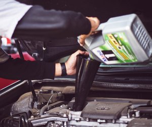 Motoröl Haltbarkeit: Wie lange hält es sich?