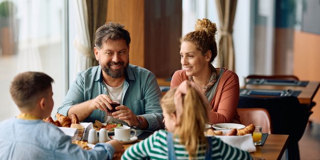 Last Minute Reiseschnäppchen für die Winterferien 2025 für Familien