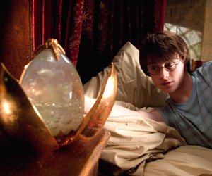 Bei Amazon gibt es die perfekte Harry-Potter-Schneekugel für Fans