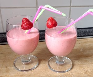 Erdbeersmothie à la Katja: Das geilste, was ihr diesen Sommer trinken werdet
