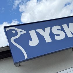 JYSK verkauft stylischen Lounge-Sessel zum Top-Preis – ideal für euren Garten