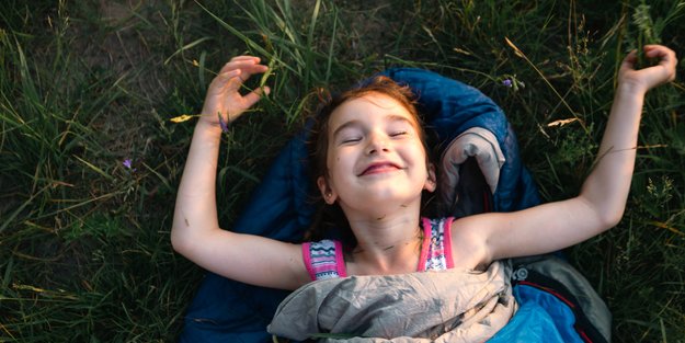 Schlafsack für Kinder: Die 6 besten Modelle für jede Jahreszeit