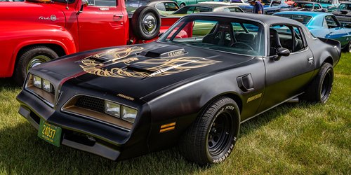13 legendäre Autos, die die 70er zum coolsten Jahrzehnt machten