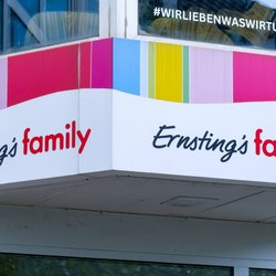 Ein Deko-Muss für euer Bad: Der rosafarbene Seifenspender von Ernsting's family