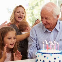 15 Glückwünsche zum 80. Geburtstag, über die sich Senior*innen freuen