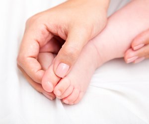 Wie Osteopathie Babys hilft & wer die Kosten übernimmt