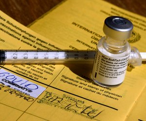 Impf-Termin steht, aber Impfausweis verloren? Das könnt ihr jetzt tun