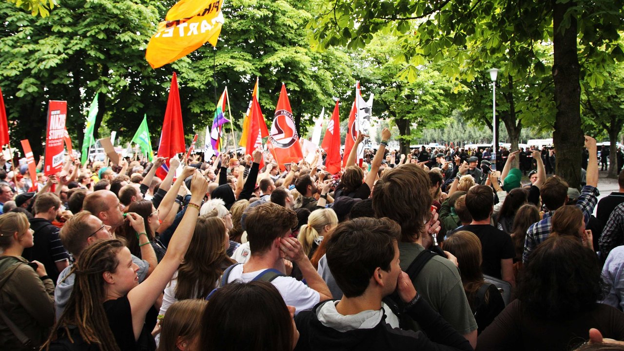 Mitläufer auf Demonstrationen können als NPCs betitelt werden.