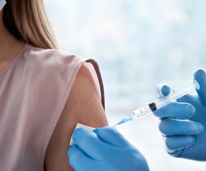 Coronaimpfung und Fruchtbarkeit: Macht die Covid Impfung unfruchtbar?