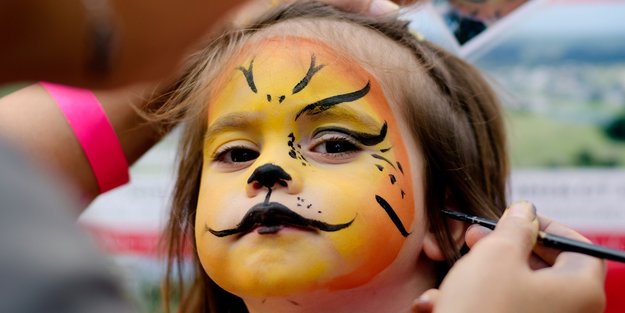 Kinderschminke im Test: Welche Schadstoffe Allergien auslösen – und welche Produkte sicher sind