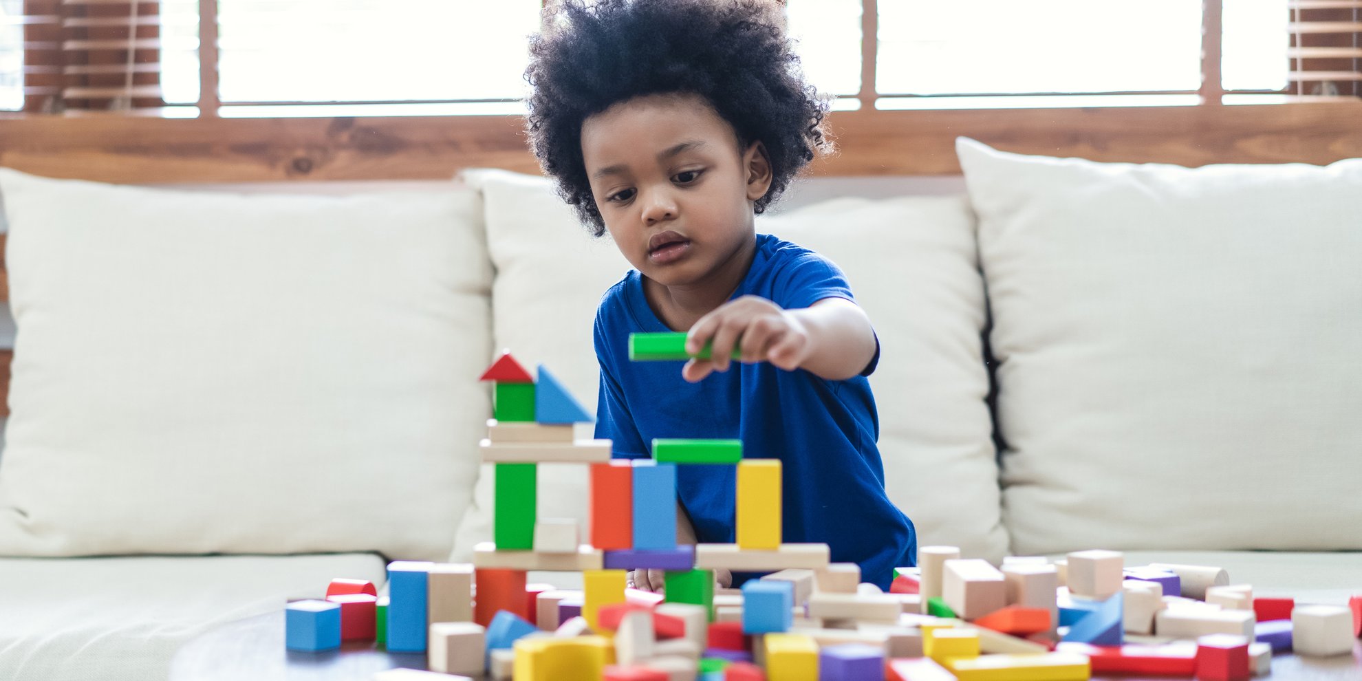 Geschicklichkeitsspiele, die Kinder von 1 bis 8 Jahren (und auch Eltern) fördern