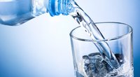 Achtung: Öko-Test warnt vor diesem Mineralwasser für Babynahrung