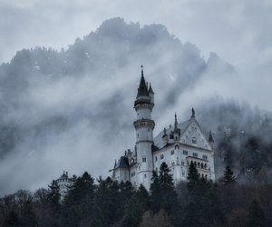 Nach dem Tod seines Erbauers bleibt dieses beeindruckende Schloss bis heute unvollendet