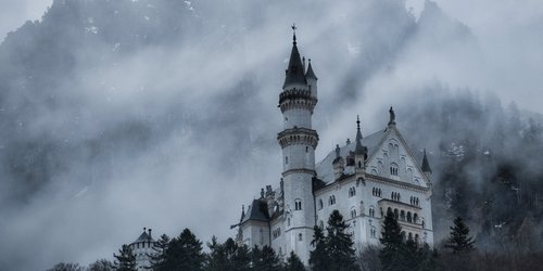Nach dem Tod des Hausherren: Dieses märchenhafte Schloss bleibt bis heute unvollendet
