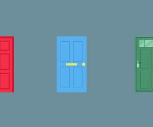 Rot, Blau oder Grün – welche dieser Türen zieht dich spontan an?
