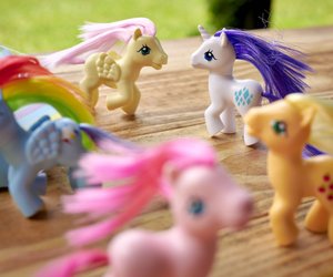 Glitzer, Magie, Abenteuer: "My Little Pony"-Spielzeug, das Kinderherzen erobert