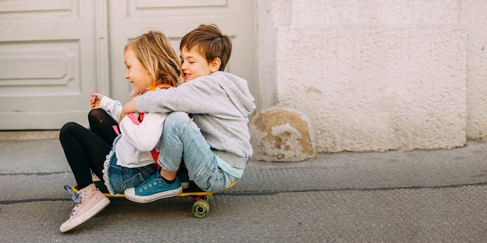 54 Tolle Bewegungsspiele Fur Kinder Fur Drinnen Draussen Familie De