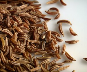 Kümmel und Schwangerschaft: Darf man das Gewürz essen?
