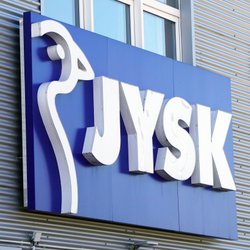 Gartenglück mit Bedeutung: Diese Buddha-Figur von Jysk strahlt Ruhe & Harmonie aus