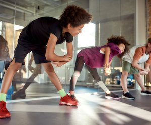 Sportkleidung waschen: So wird deine Sportkleidung gründlich rein