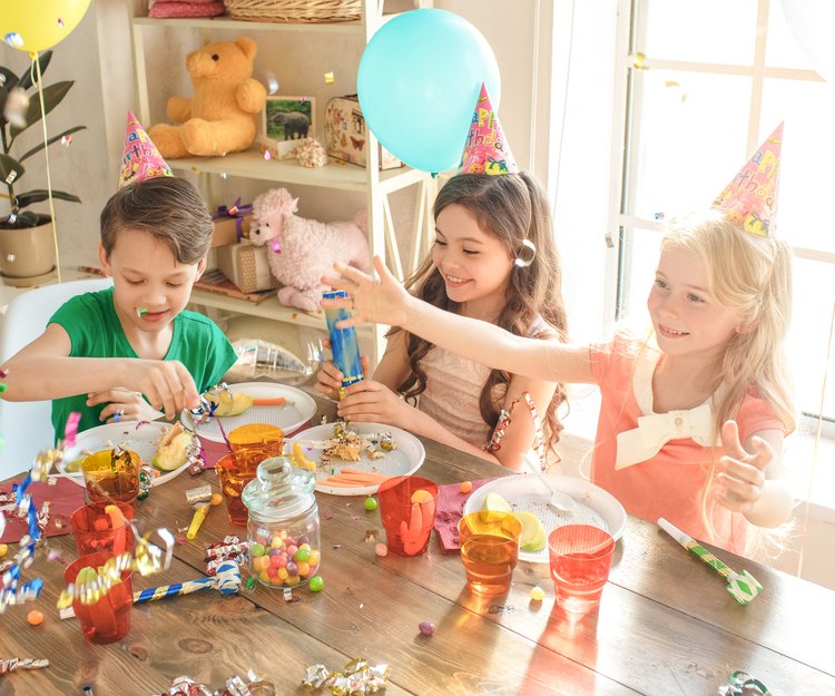 12 Smiley Schlüsselanhänger mit Spiegel Kinder Geburtstag Mitgebsel Geschenkidee