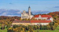 Rekordhalter: Dieses Schloss und diese Kirche wurden durch ihre großen Deckenfresken bekannt