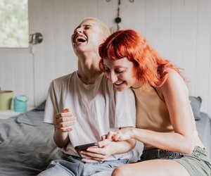 Psychologie: 6 verräterische Anzeichen, dass dir jemand nur etwas vorspielt