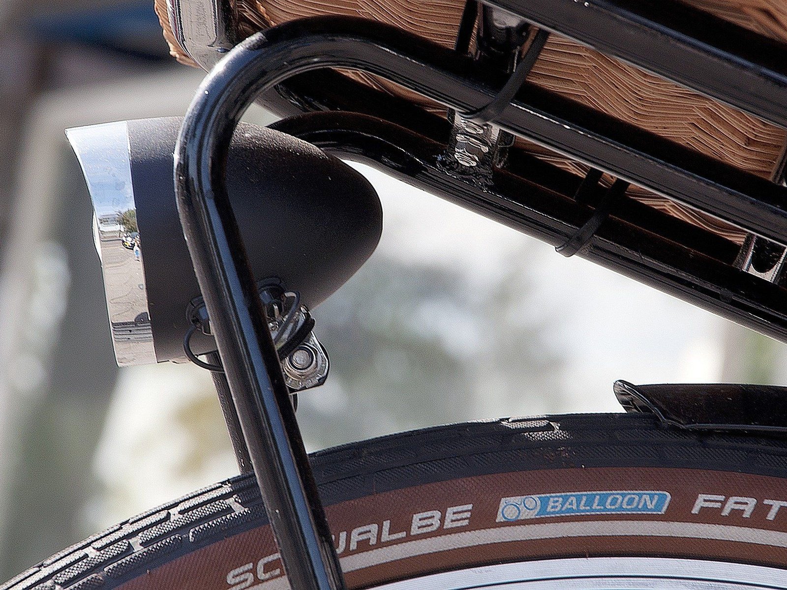 fahrradhelm mit kommunikationssystem Sena U1 E-Bike Smart Communication Helm mit Mesh-Intercom, Bluetooth,  Freisprechanrufen, Sprachbefehlen, eingebautem Mikrofon und  Windgeruschreduzierung.  SENA Europe GmbH