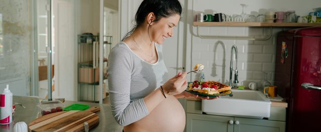 Ernährung & Schwangerschaft: Diese Lebensmittel sind jetzt besonders wichtig