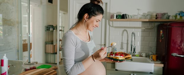 Ernährung & Schwangerschaft: Diese Lebensmittel sind jetzt besonders wichtig