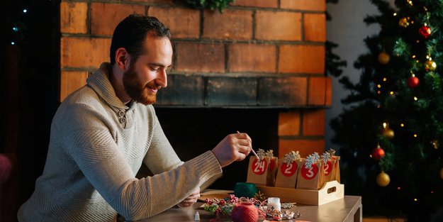 24 Türchen Vorfreude: 18 Adventskalender, die Papas Herz höherschlagen lassen