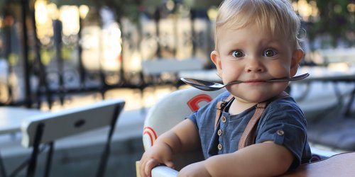 Warum und ab wann ist ein Esslernbesteck für Babys sinnvoll?