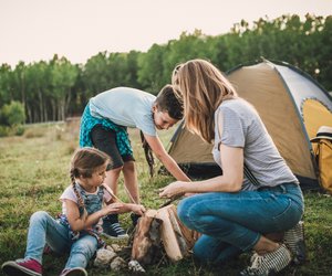 Camping-Fans aufgepasst: Schnappt euch die tragbaren Outdoor-Tischleuchten bei Rossmann