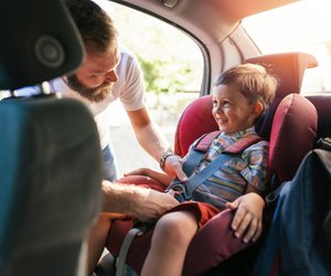 Ab wann dürfen Kinder ohne Sitz fahren?