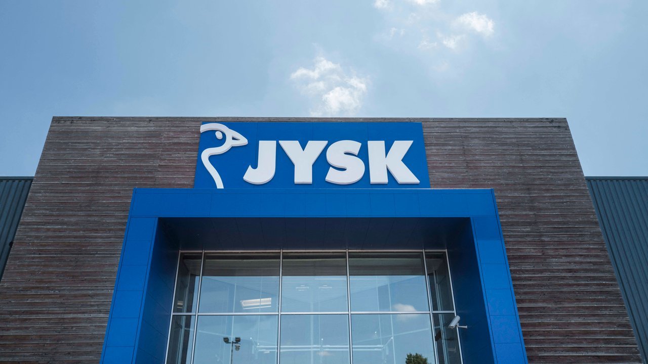 Die Blumenampel von Jysk ist eine dekorative Lösung für Zimmerpflanzen.