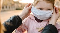 Mundschutz gefährlich für Kinder? Kinderarzt schafft Klarheit