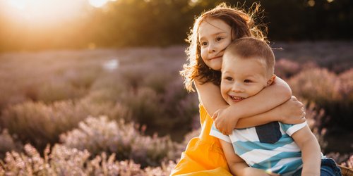 Empathie lernen: Wie ihr eure Kinder begleiten könnt, mitfühlender zu werden