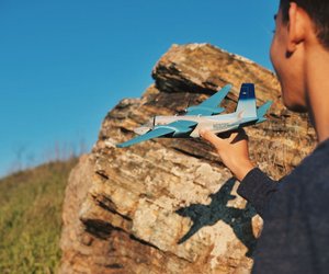 Wie schnell kann ein Flugzeug fliegen? Für Kinder einfach erklärt