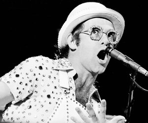 Elton-John-Hit-Quiz: Kennst du alle Liedtexte des Sirs in- und auswendig?